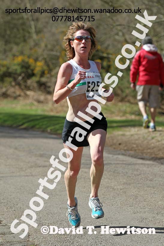 Womens 6 stage relay, Enlgish National 12 and 6 Stage Road Relays. Photo: David T. Hewitson/Sports for All Pics